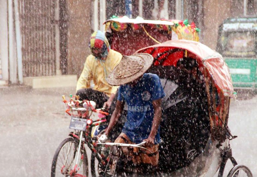 সিলেট ও চট্টগ্রাম বিভাগের পাহাড়ি এলাকায় ভূমিধসের শঙ্কা রয়েছে বলে জানিয়েছে আবহাওয়া অধিদপ্তর।